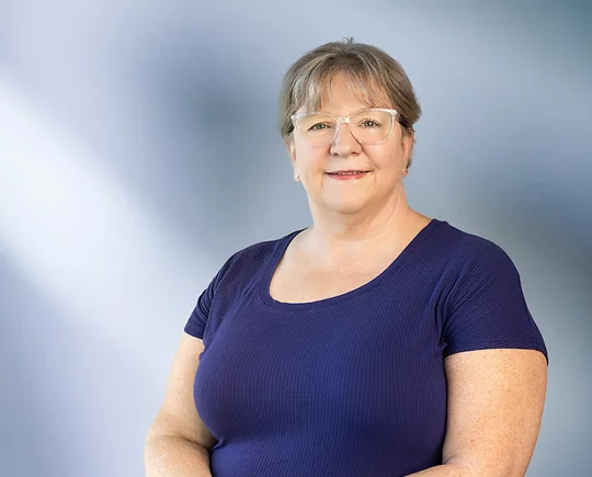 Picture of Melissa Francis smiling at the camera.